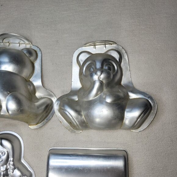 Vtg Wilton Cake Pans Lot Retro Baking Home Bear Doll Antique Vehicle Train Retro - Picture 5 of 14